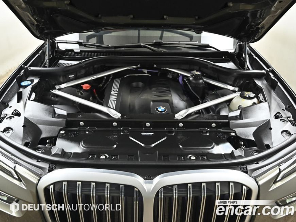 BMW X7 (G07) xDrive 40i Design Pure Excellence 6-и местный (12.2022)