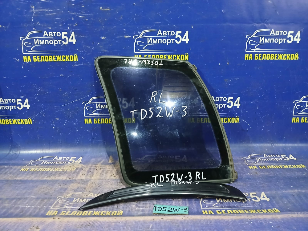 Стекло багажника левое SUZUKI ESCUDO 2000