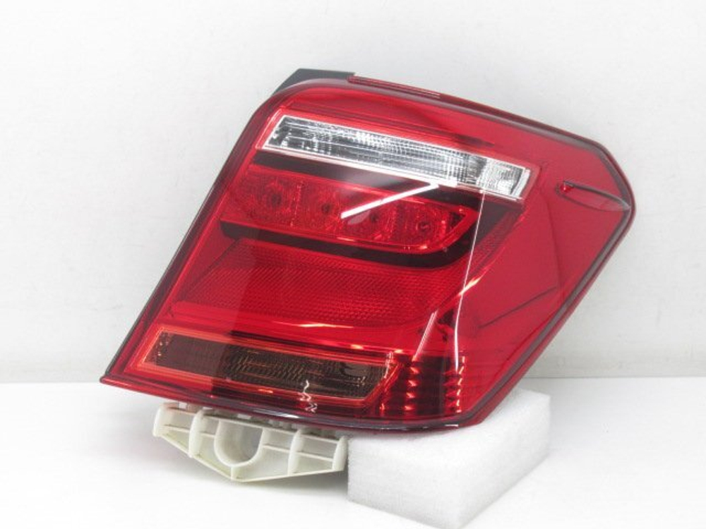 стоп правый Toyota Corolla Axio NZE161 165 12-598