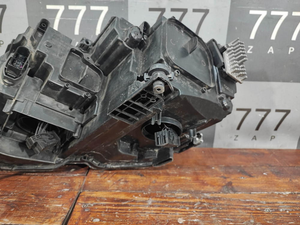 Фара правая Full LED Volkswagen Tiguan 2 16-20 Б/У Оригинал 5nb941082d