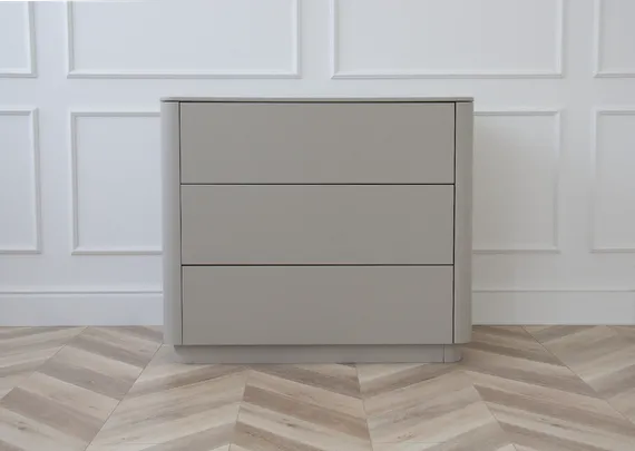 Комод Tammi 3 ящика ширина 90 см (серо-бежевый)