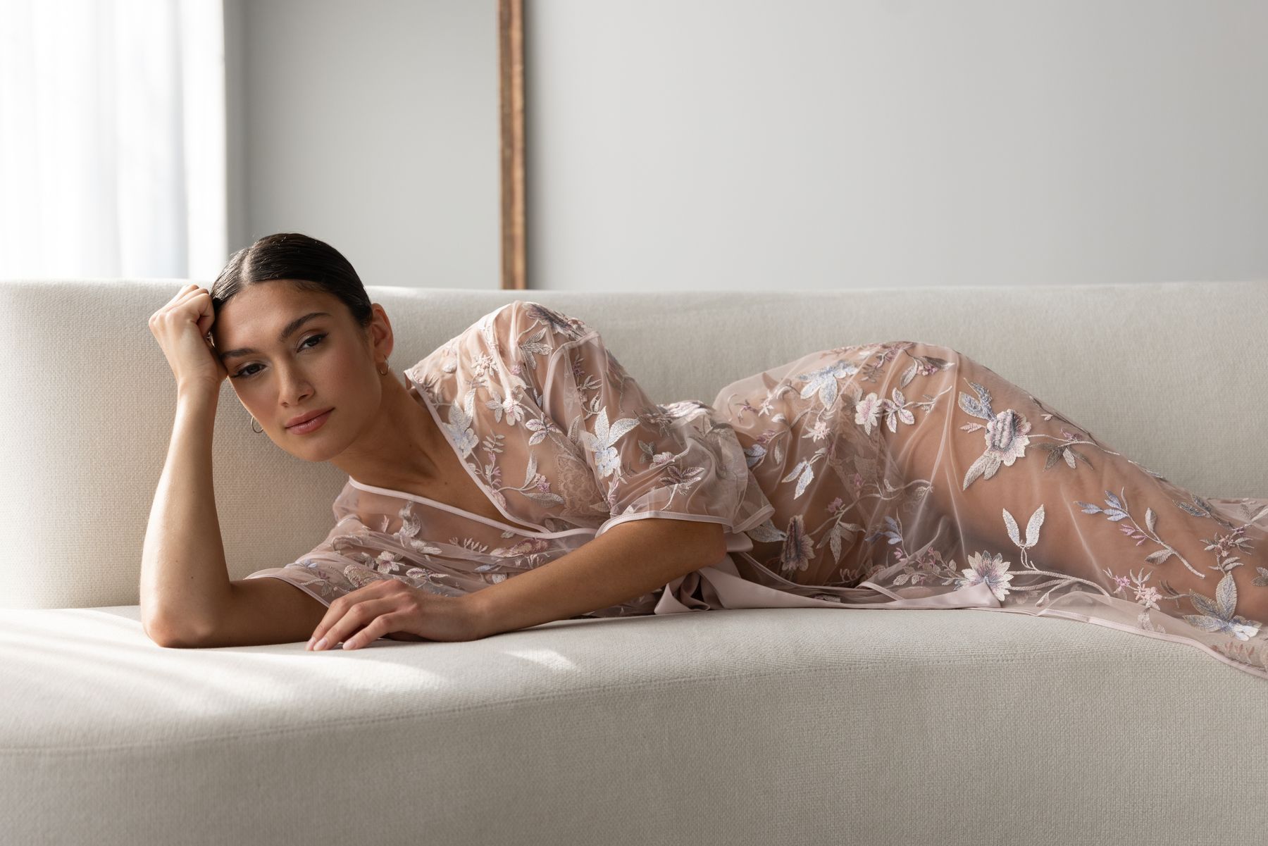 халат из прозрачной ткани с цветочной вышивкой Rya Collection Stunning пыльная роза