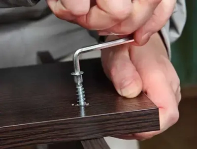 Винт конфирмат 7х50 под шестигранник, 100 шт.