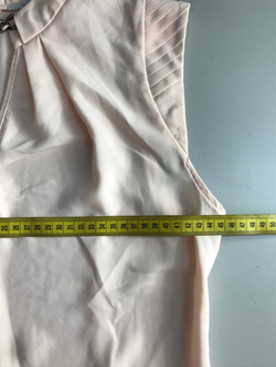 Блузка Vangeliza пудрового оттенка, визуально на 40 размер