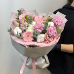 Букет нежный в розово - белой гамме