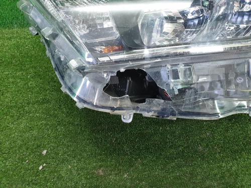 Битая Фара левая Toyota RAV4 5 XA50 (2018-н.в,) LED