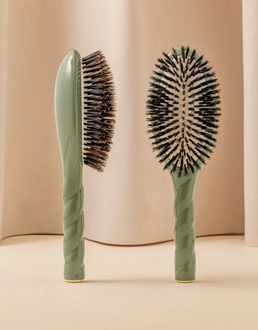La Bonne Brosse Массажная расческа для волос N 01 Universal Hair Care Brush - Emerald Green
