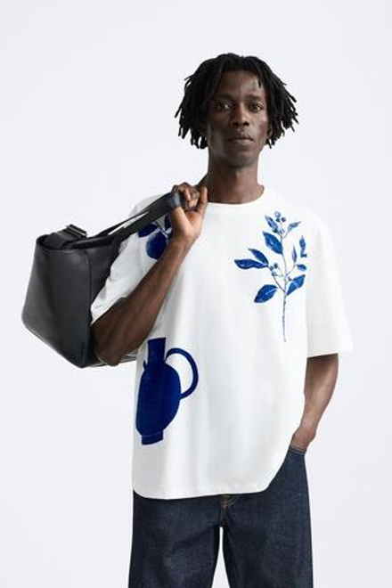 ZARA ФУТБОЛКА С КОНТРАСТНЫМ ПРИНТОМ, БЕЛЫЙ