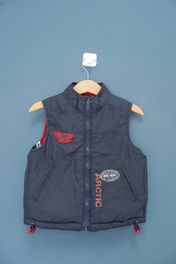 Жилетка ARCTIC двухсторонняя на 12 месяцев