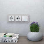 Рамка на 3 поста Favorit (дымчатый,стекло) W0031117