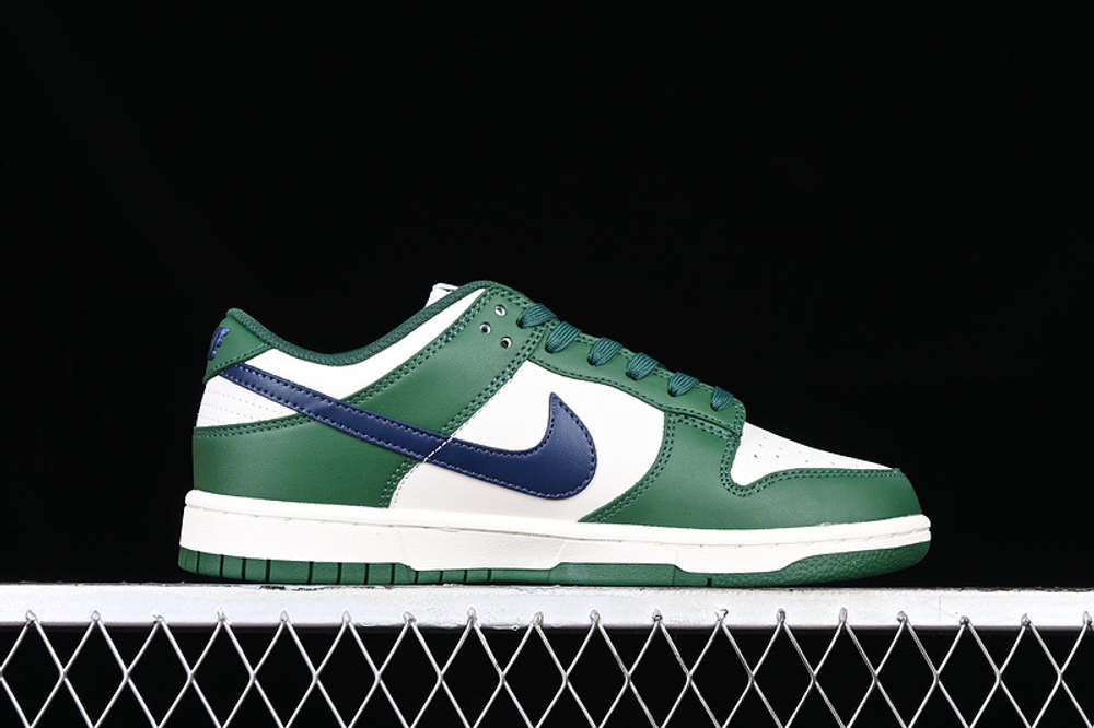 Nike Dunk Low "Gorge Green"