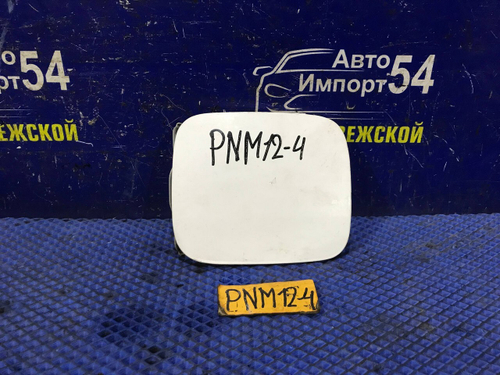 Лючок бензобака NISSAN LIBERTY 1998