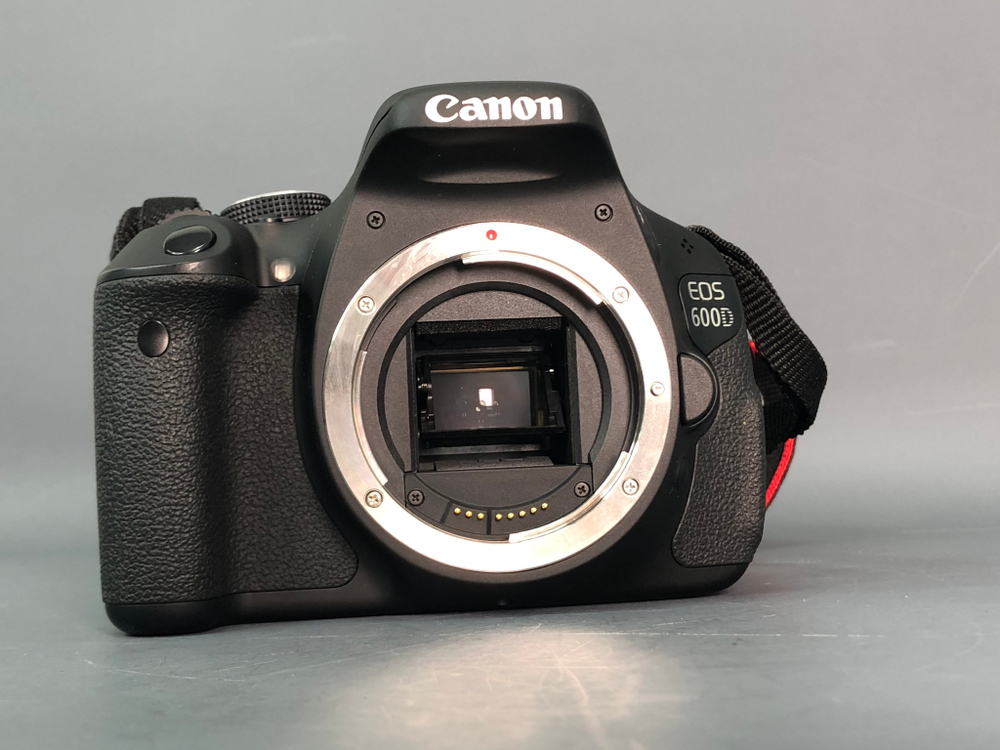 Canon EOS 600D 1.335 кадров