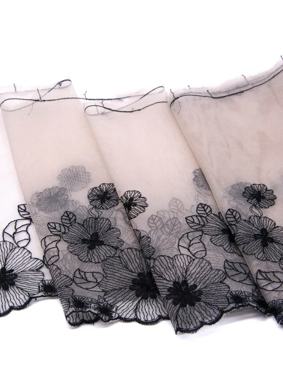 05-136 ОПТ Вышивка на неэл. сетке 21 см, кремовый/черный (правая)