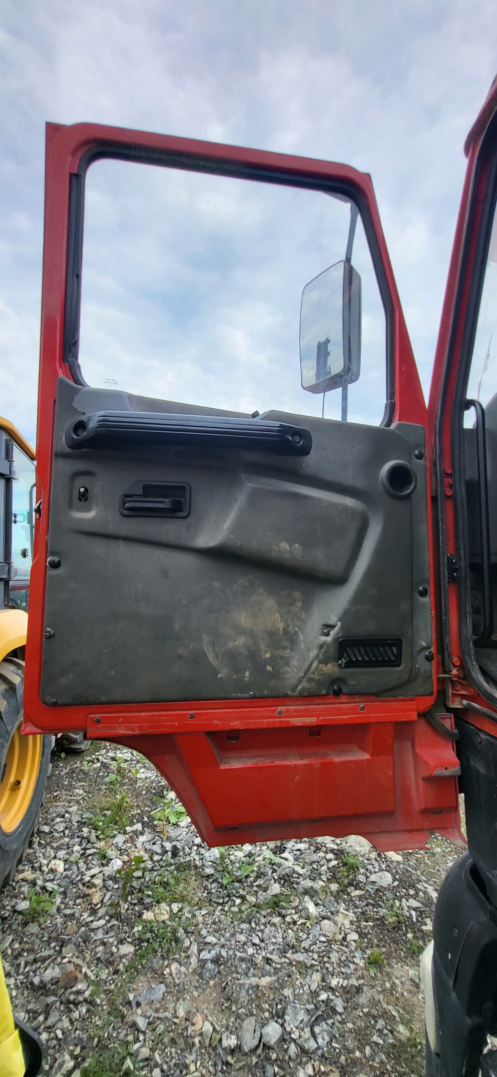 МАЗ 6501* 6x4 Самосвал 650128-8520-000 (Дизельный, 11,6 л, 423 л.с., МТ)