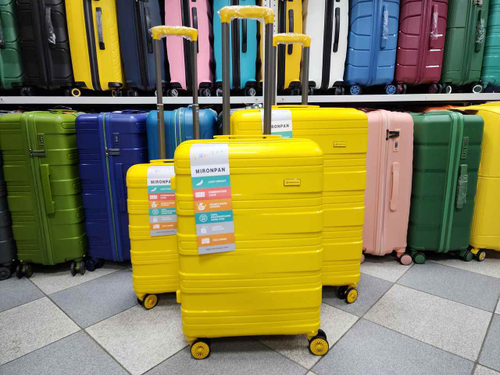 Чемодан Средний (М) полипропилен "Mironpan" съёмные колёса