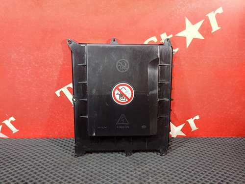 Крышка блока предохранителей