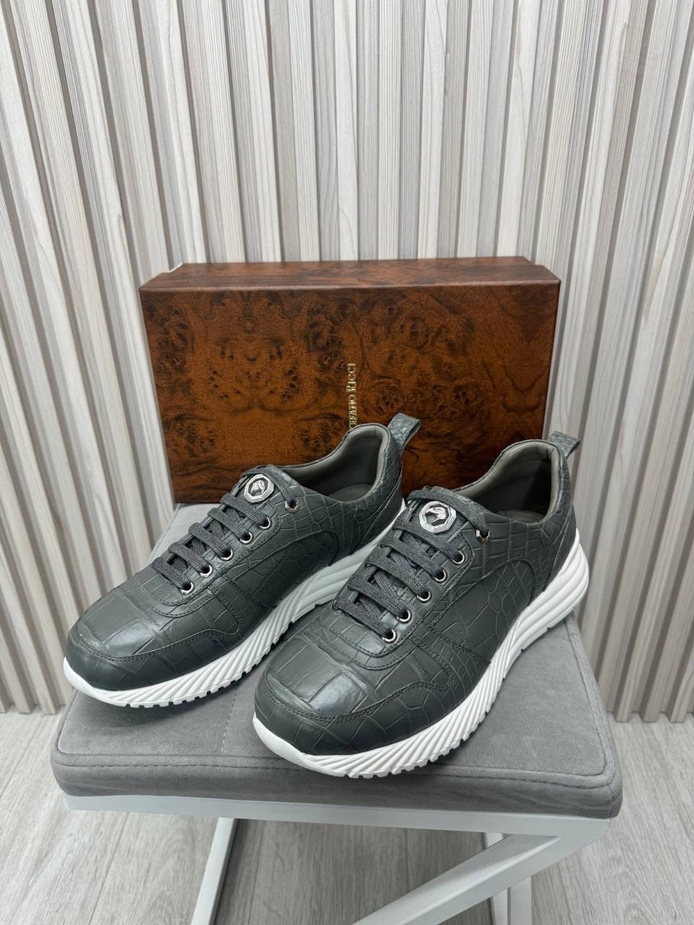 Кроссовки Stefano Ricci из кожи крокодила