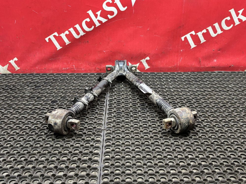 Тяга реактивная V-образная