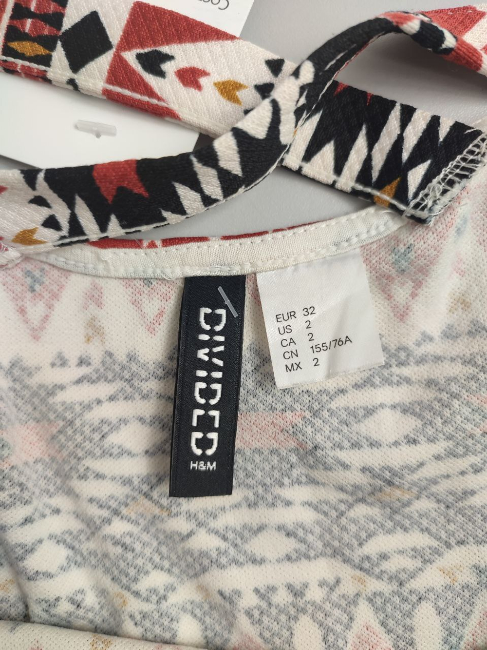 Платье H&M с орнаментом 38 размер