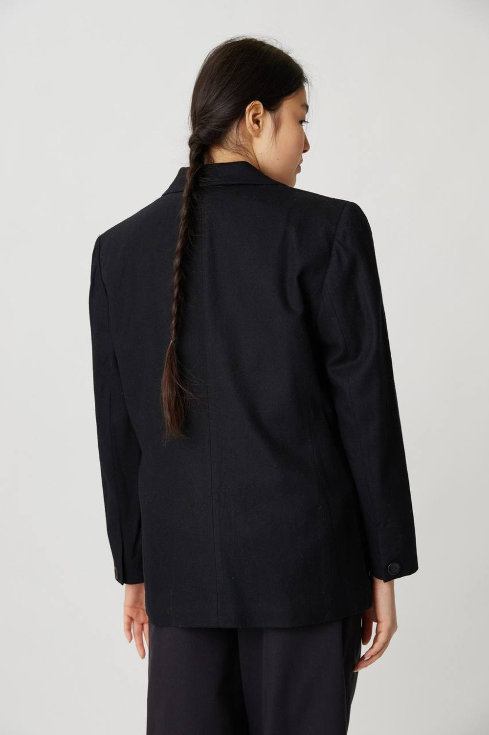 Винтажный объемный жакет из черной шерсти