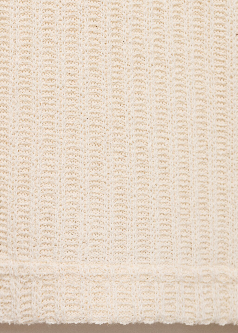 Трикотажная футболка в рубчик