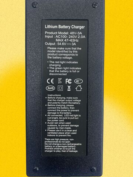 Универсальное зарядное устройство 48V 3A IEC