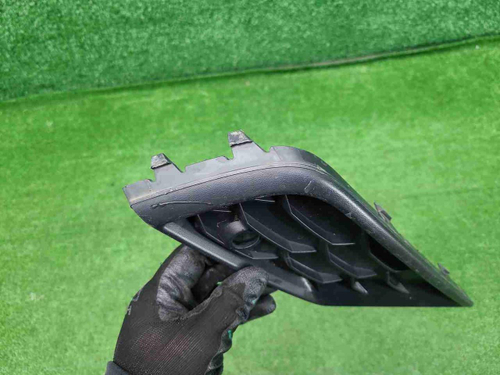 Решетка переднего бампера правая VW Tiguan 2 16-20