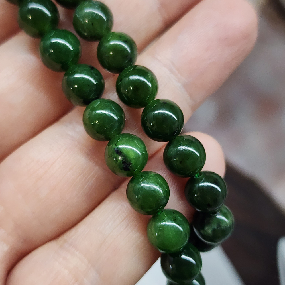 Нефрит природный, бусины 8мм, штучно