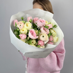 Букет с ранункулюсами “Теплые отношения”