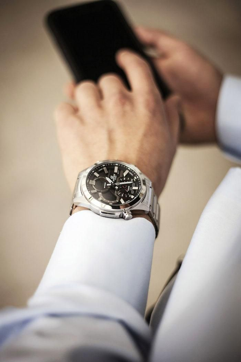 Мужские наручные часы Casio ECB-30D-1A