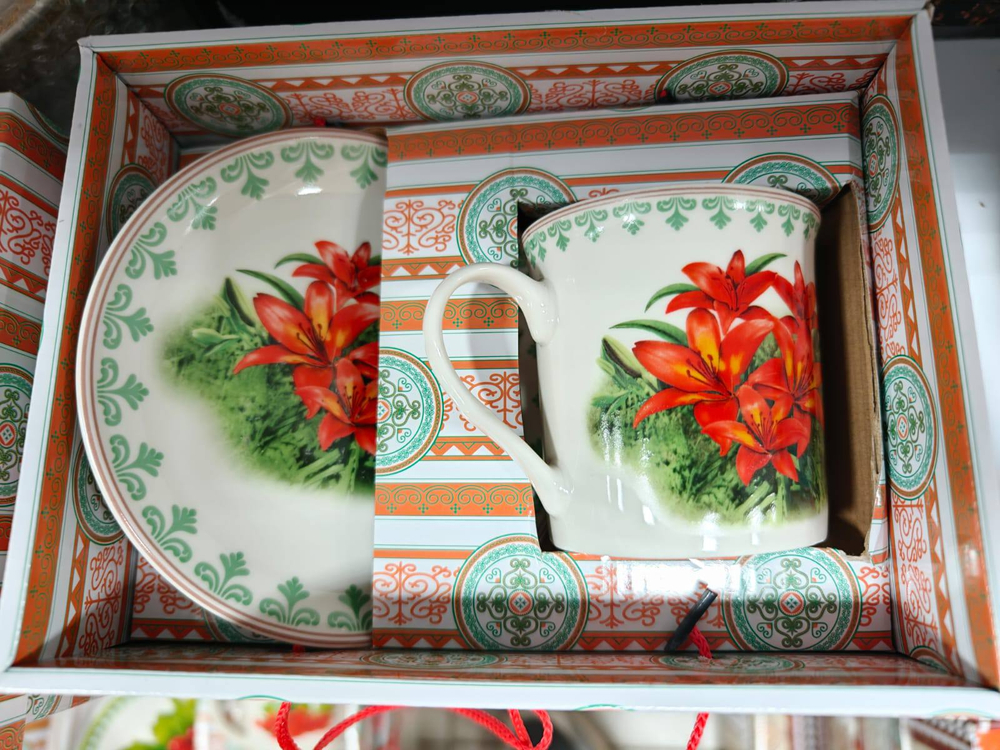 Набор из кружки и блюдца