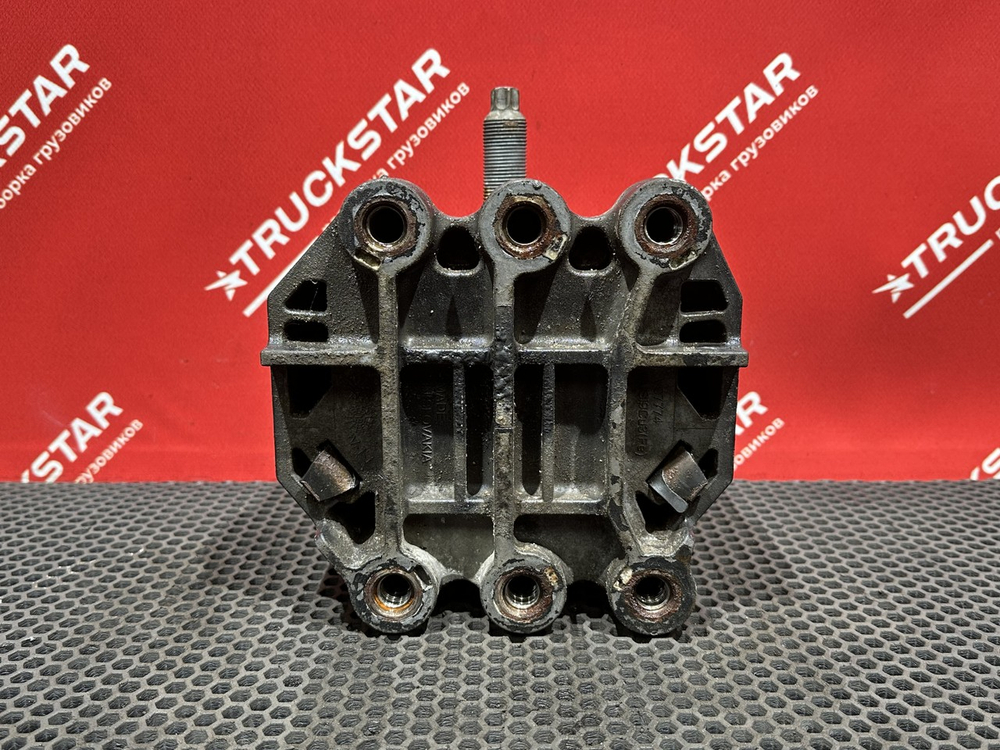 Подушка двигателя передняя