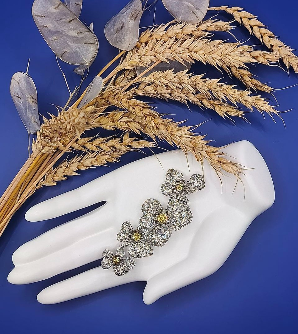 Брошь "Орхидея"из меди и кубическим цирконием.