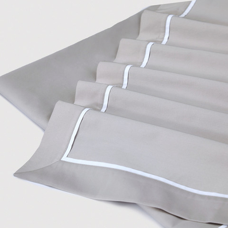 Постельное белье 2 спальное евро Сlaire&Caroll George серое с белым кантом