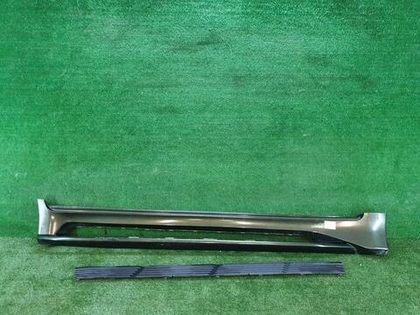 Накладка порога правая Lexus LX 3 (2015-2023)