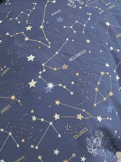 Постельное белье "Constellation" 1,5-сп наволочка 50х70 1шт Простынь на резинке 90х200 см Пододеяльник 145х215 см Сказка сатин