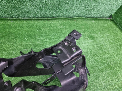 Кронштейн фары левый BMW X5 G05 (2018-н.в.)