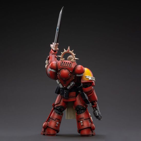 Фигурка Warhammer 40K Blood Angels Primaris Lieutenant Tolmeron 1:18