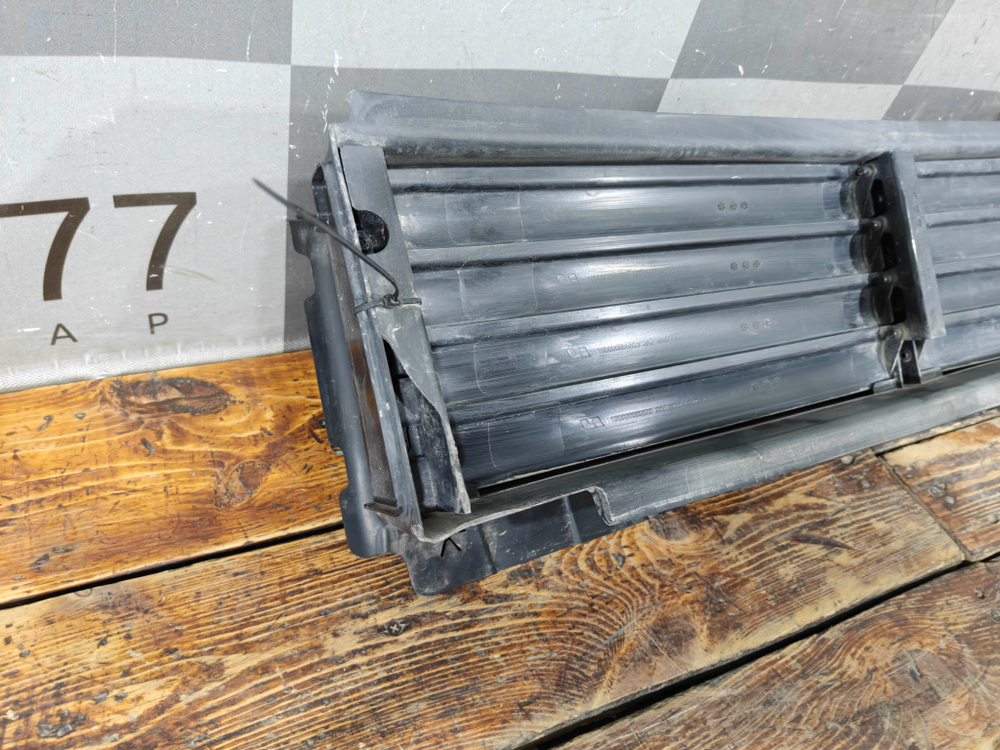 Жалюзи радиатора Lixiang L7 23-нв Б/У Оригинал X0128030061