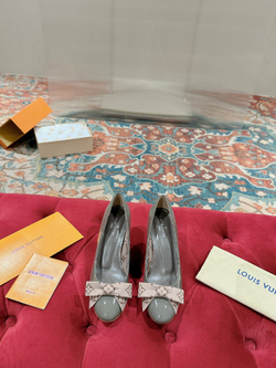 Louis Vuitton Pump (5 colors)
