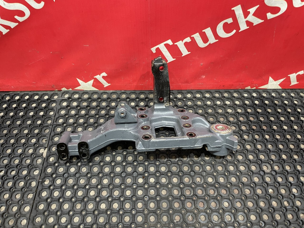 Кронштейн рессоры передней правый 2020г.