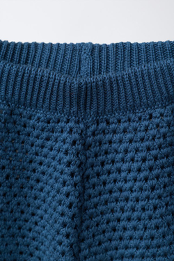 ZARA БЕРМУДЫ ИЗ КРУЖЕВА КРОШЕ С ЦВЕТОЧНЫМ УЗОРОМ, СИНИЙ