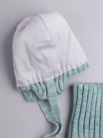 Шапка осенняя для мальчика на завязках и снуд