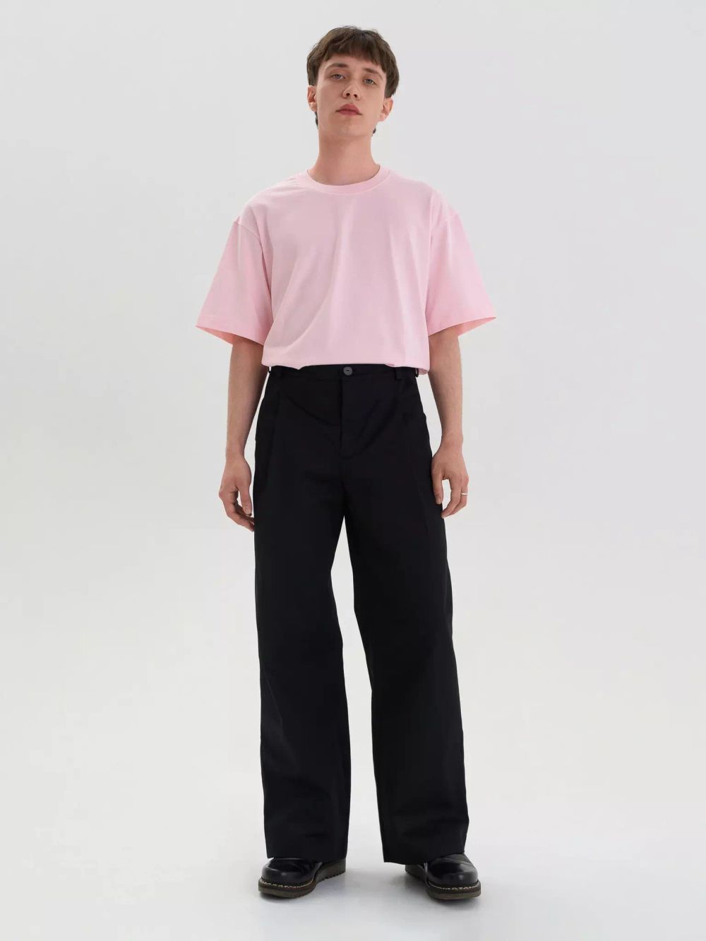 Купить Брюки FOS Объемные со складками Черные Брюки FOS Объемные со складками Черные