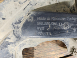 Подкрылок передний правый Skoda Octavia 3 (A7) 17-20 Б/У Оригинал 5E0809958D