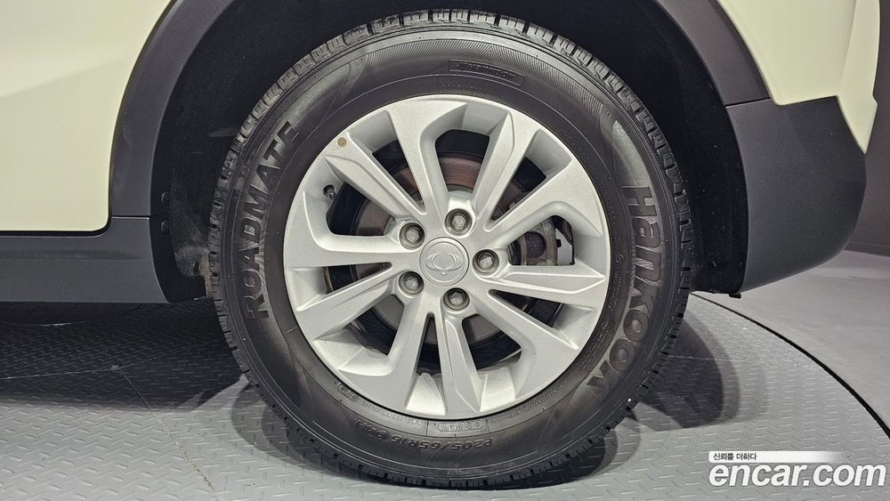 KG Mobility (Ssangyong) Very New Tivoli Бензин 1.5 2WD (03.2020)