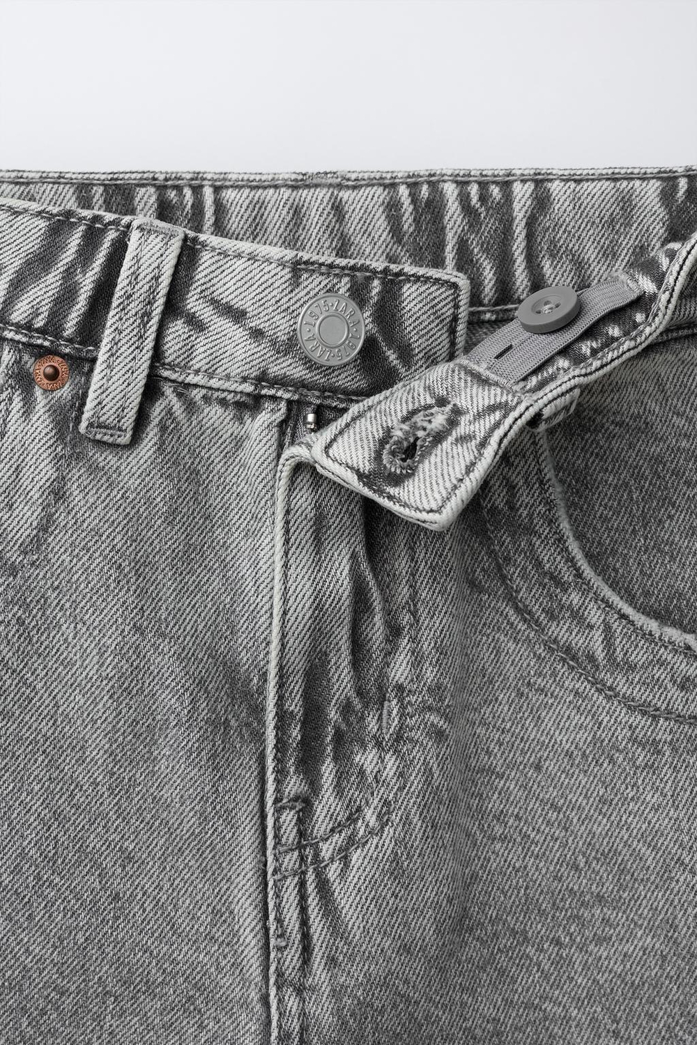 ZARA ДЖИНСОВЫЕ ШОРТЫ СО ЗВЕЗДОЙ И НАДПИСЬЮ, МЯГКИЙ СЕРЫЙ