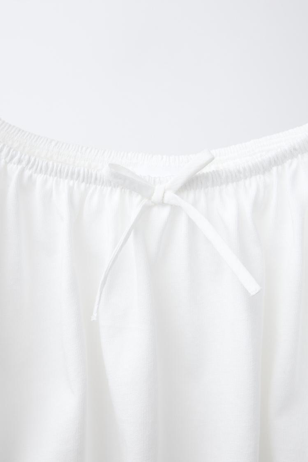 ZARA КОНТРАСТНЫЙ ЭЛАСТИЧНЫЙ ТОП, БЕЛЫЙ