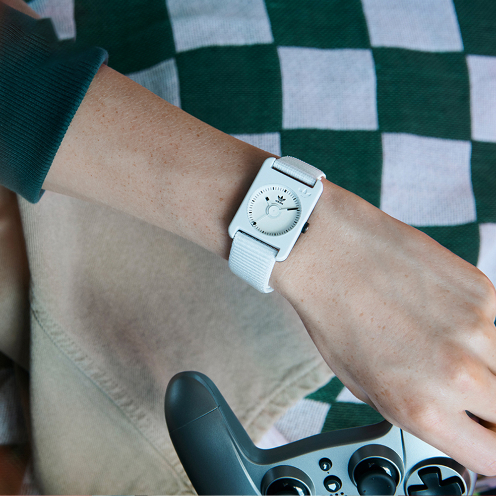 Adidas Originals Wrist Watch Quartz Movement Nylon Strap White Dial Unisex